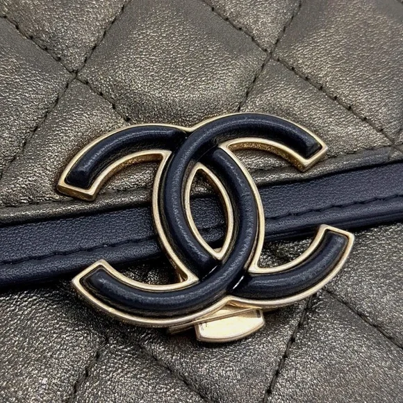 Rare CHANEL Metallic Quilted Clutch Gold Leather WOC Mini Crossbody Bag Like New - Picture 5 of 16